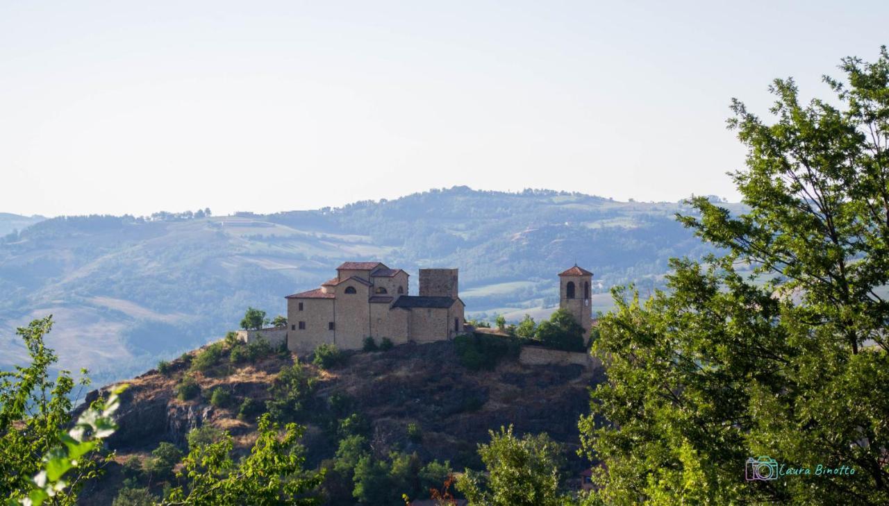 Antiche Vie B&B Serramazzoni Buitenkant foto